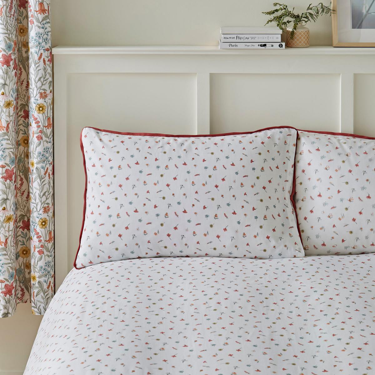 Meadow Ditsy Floral Red 100% Cotton Reversible Duvet Cover and Pillowcase Set Red and White – image 4