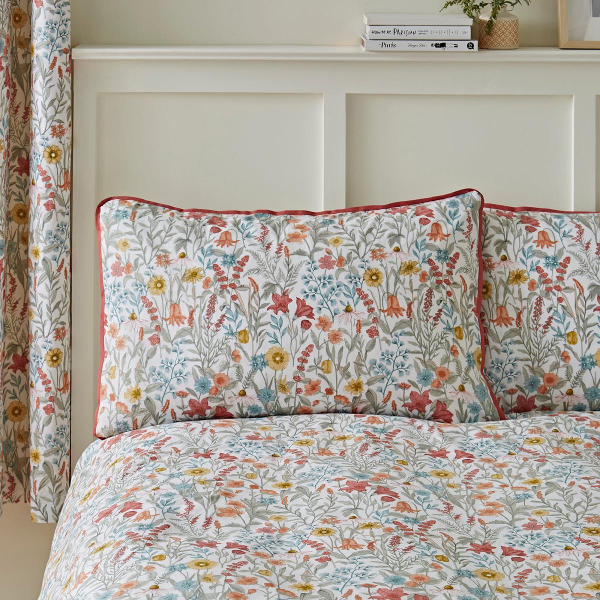 Meadow Ditsy Floral Red 100% Cotton Reversible Duvet Cover and Pillowcase Set Red and White – image 5