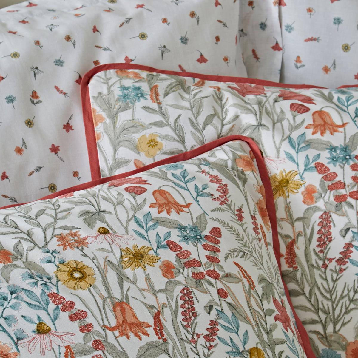 Meadow Ditsy Floral Red 100% Cotton Reversible Duvet Cover and Pillowcase Set Red and White – image 6