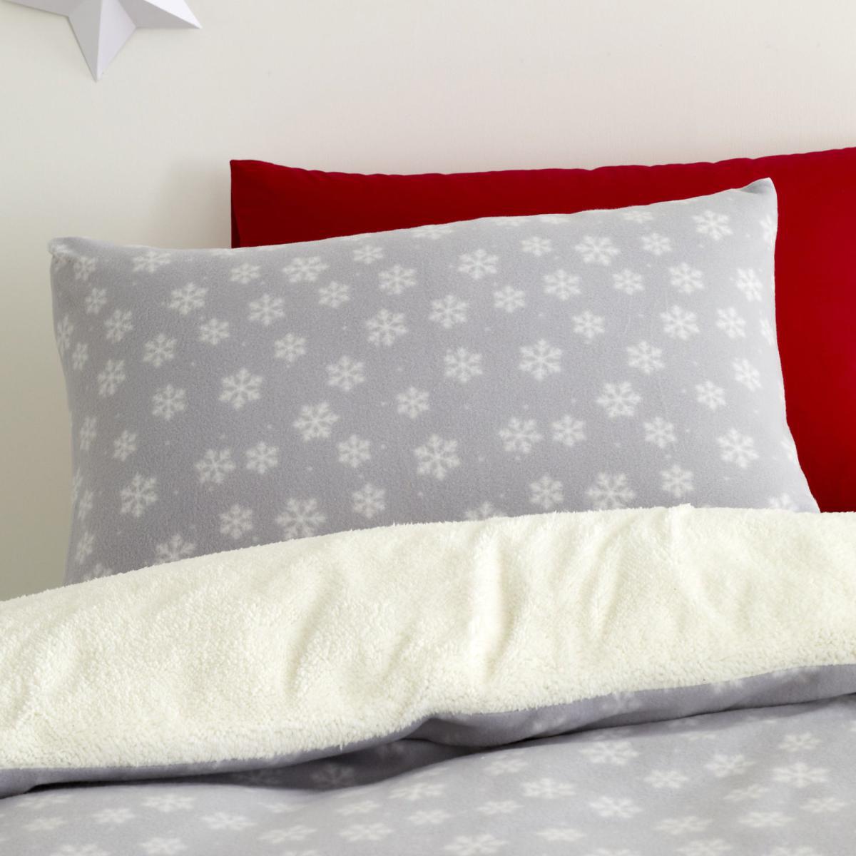 Catherine Lansfield Grey Cosy Snowman Duvet Cover and Pillowcase Set Light Grey – image 3