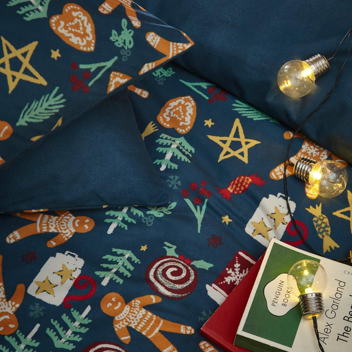 Yuletide Treats Duvet Cover and Pillowcase Set Navy – image 3
