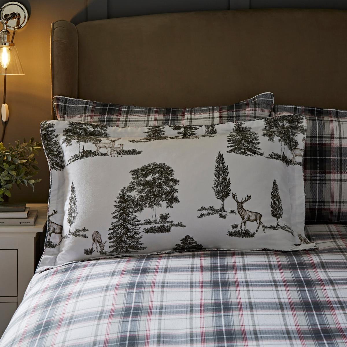 Dorma Brodie Red 100% Cotton Duvet Cover Set Red – image 4