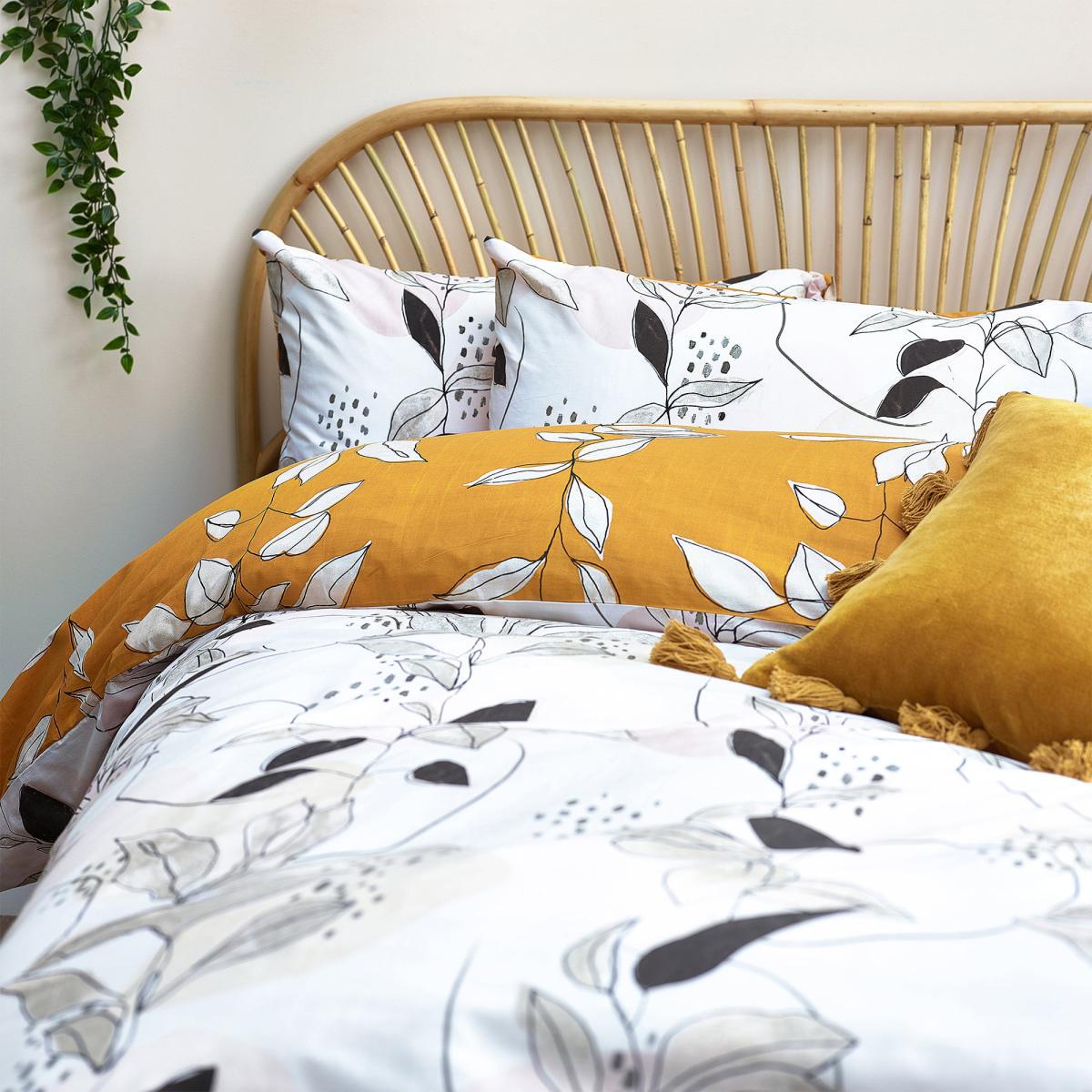 Furn. Caliko Duvet Cover and Pillowcase Set Ochre – image 2