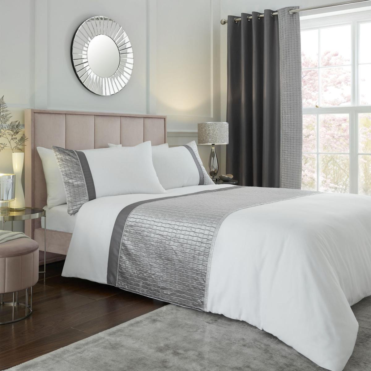 Catherine Lansfield Shimmer Crushed Velvet Pinsonic Duvet Cover Set Silver – image 2