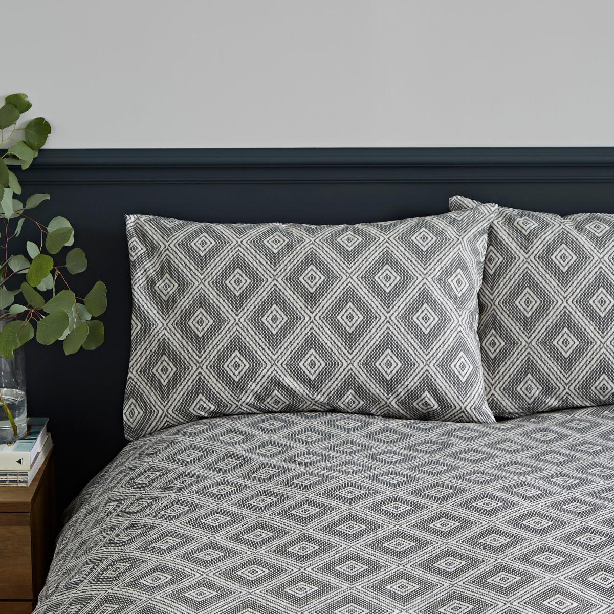 Neo Geometric 100% Cotton Duvet Cover and Pillowcase Set Black and white – image 4