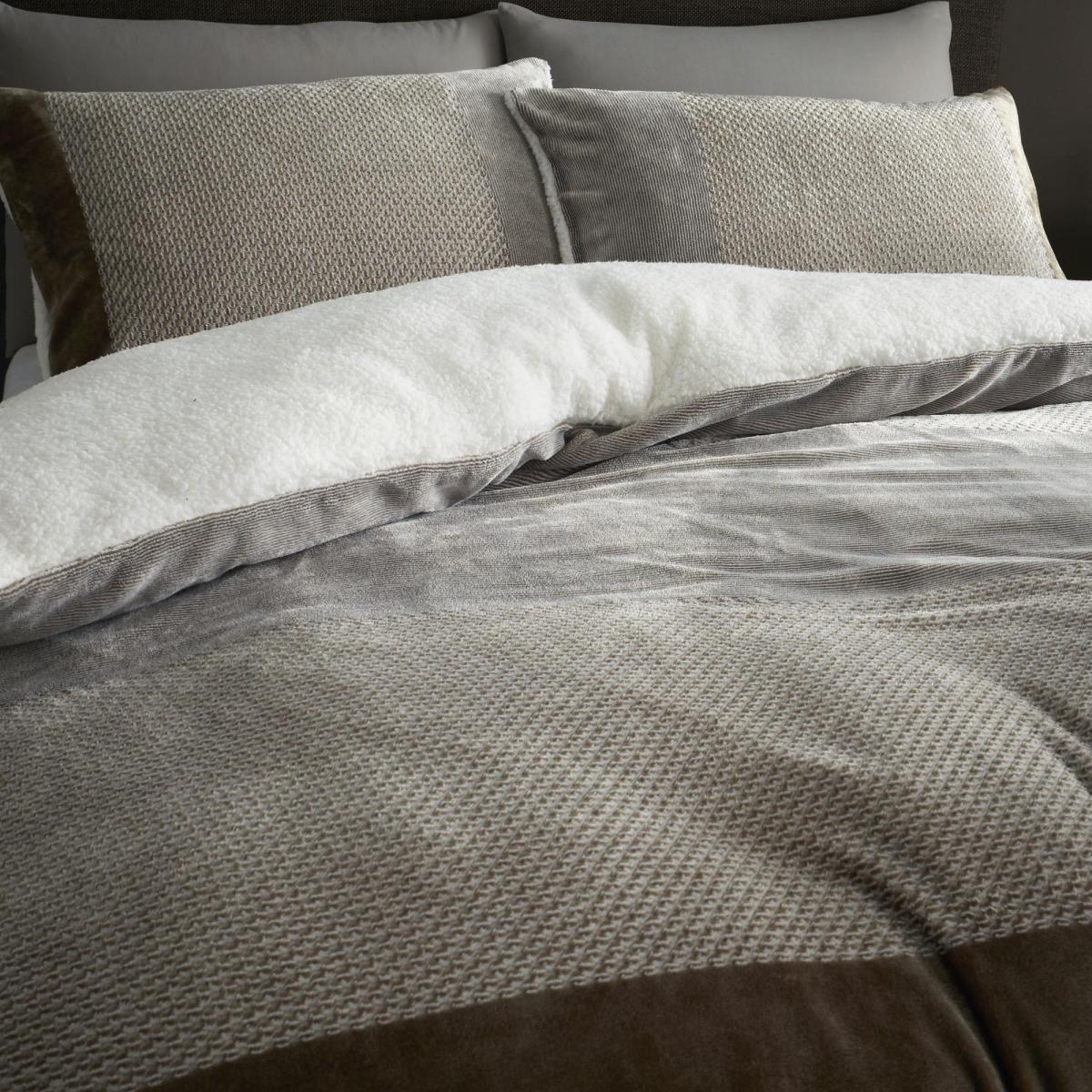 Catherine Lansfield Soft Velvet Sherpa Duvet Cover and Pillowcase Set Brown – image 3