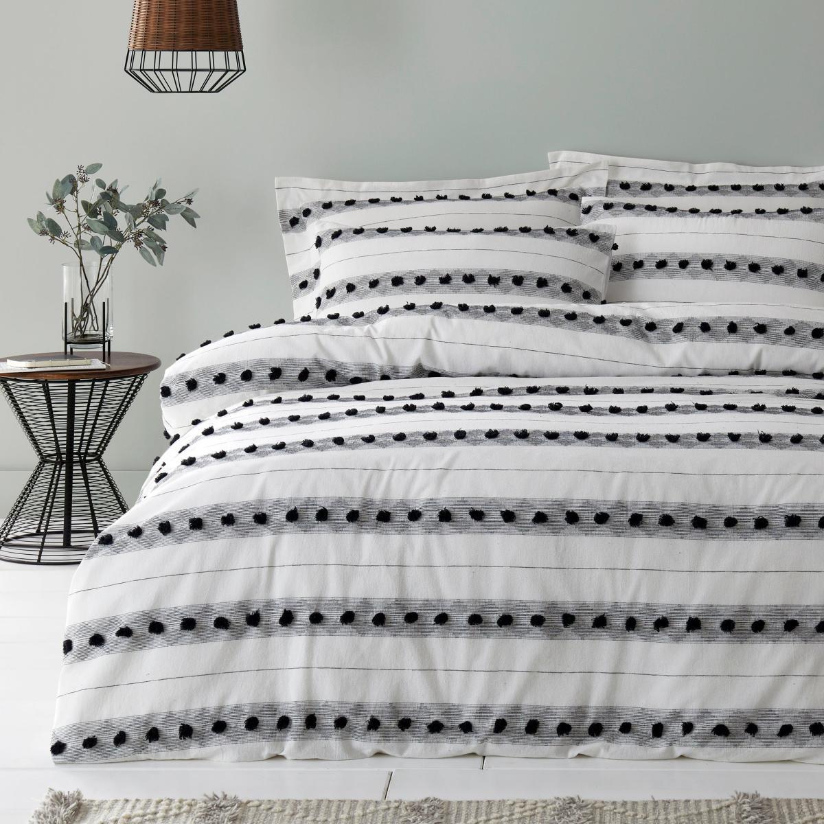 Malini Black Tufted 100% Cotton Duvet Cover and Pillowcase Set Black and white – image 1
