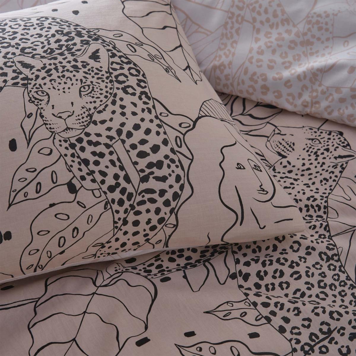 Aurora Reversible Duvet Cover and Pillowcase Set Blush – image 5
