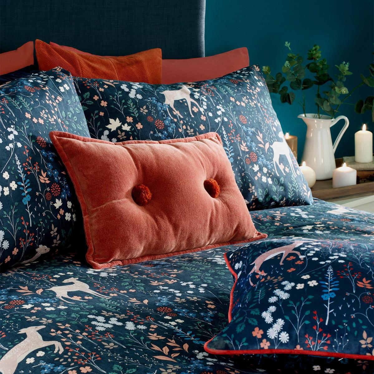 Furn. Richmond Midnight Blue Duvet Cover and Pillowcase Set Blue, Red and Green – image 2