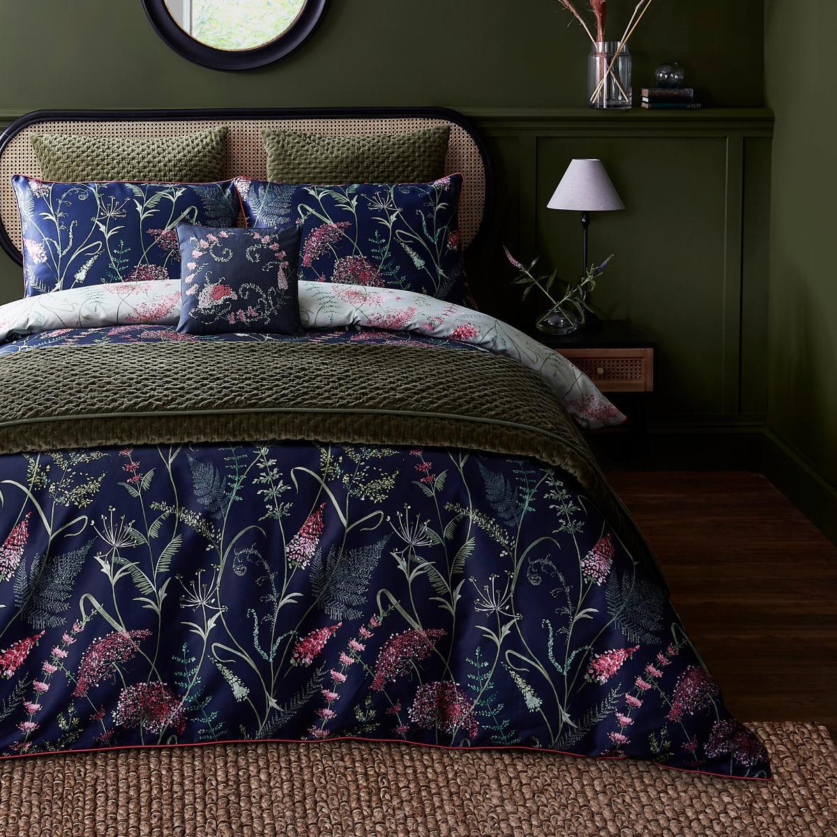 Dorma Winter Garden Navy 100% Cotton Reversible Duvet Cover and Pillowcase Set Navy (Blue) – image 2