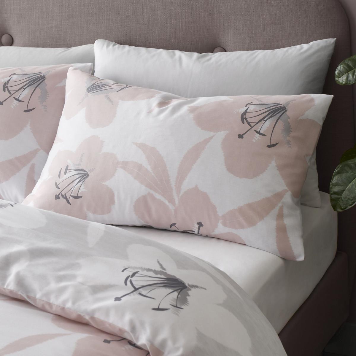 Catherine Lansfield Lily Blush Reversible Duvet Cover and Pillowcase Set Blush (Pink) – image 2