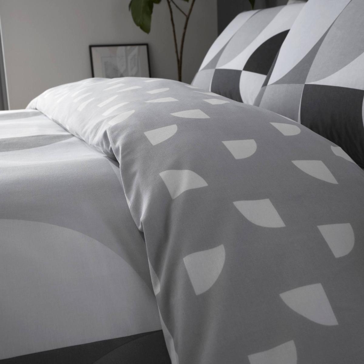 Catherine Lansfield Sirkel Geo Monochrome Duvet Cover and Pillowcase Set Black and white – image 3