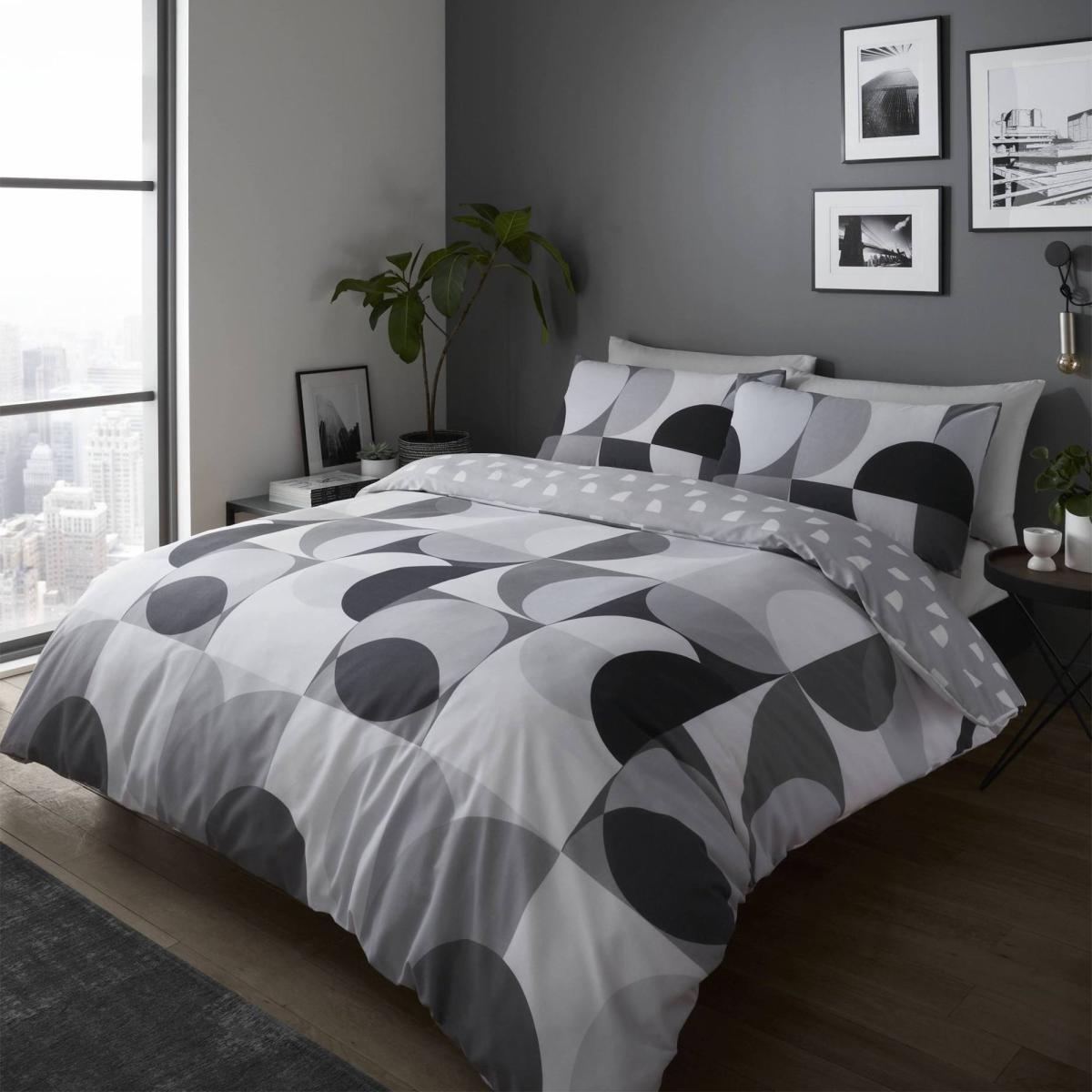 Catherine Lansfield Sirkel Geo Monochrome Duvet Cover and Pillowcase Set Black and white – image 1