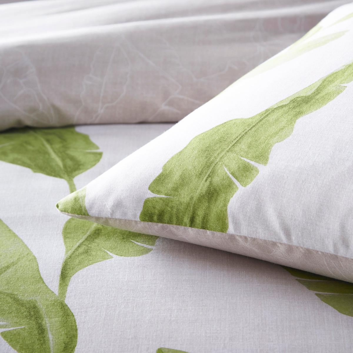 Furn. Plantain Leaf Green Reversible Duvet Cover and Pillowcase Set White and Green – image 2