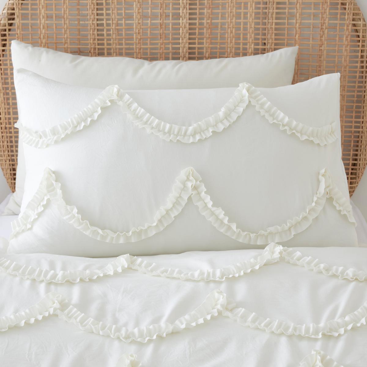 Scallop Ruffle Duvet Cover and Pillowcase Set Ivory – image 3