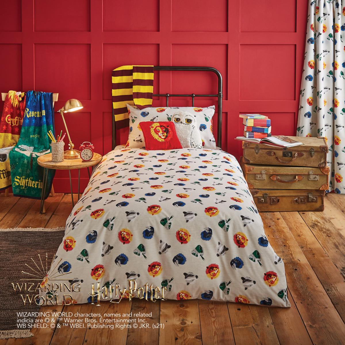 Harry Potter Gryffindor House Reversible Duvet Cover and Pillowcase Set Red – image 2