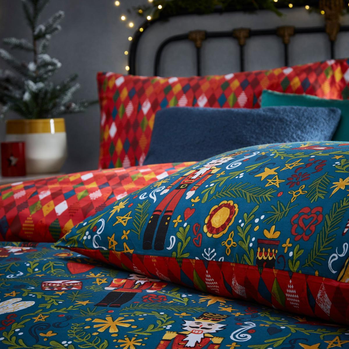 Nutcracker Navy Duvet Cover and Pillowcase Set Navy – image 3