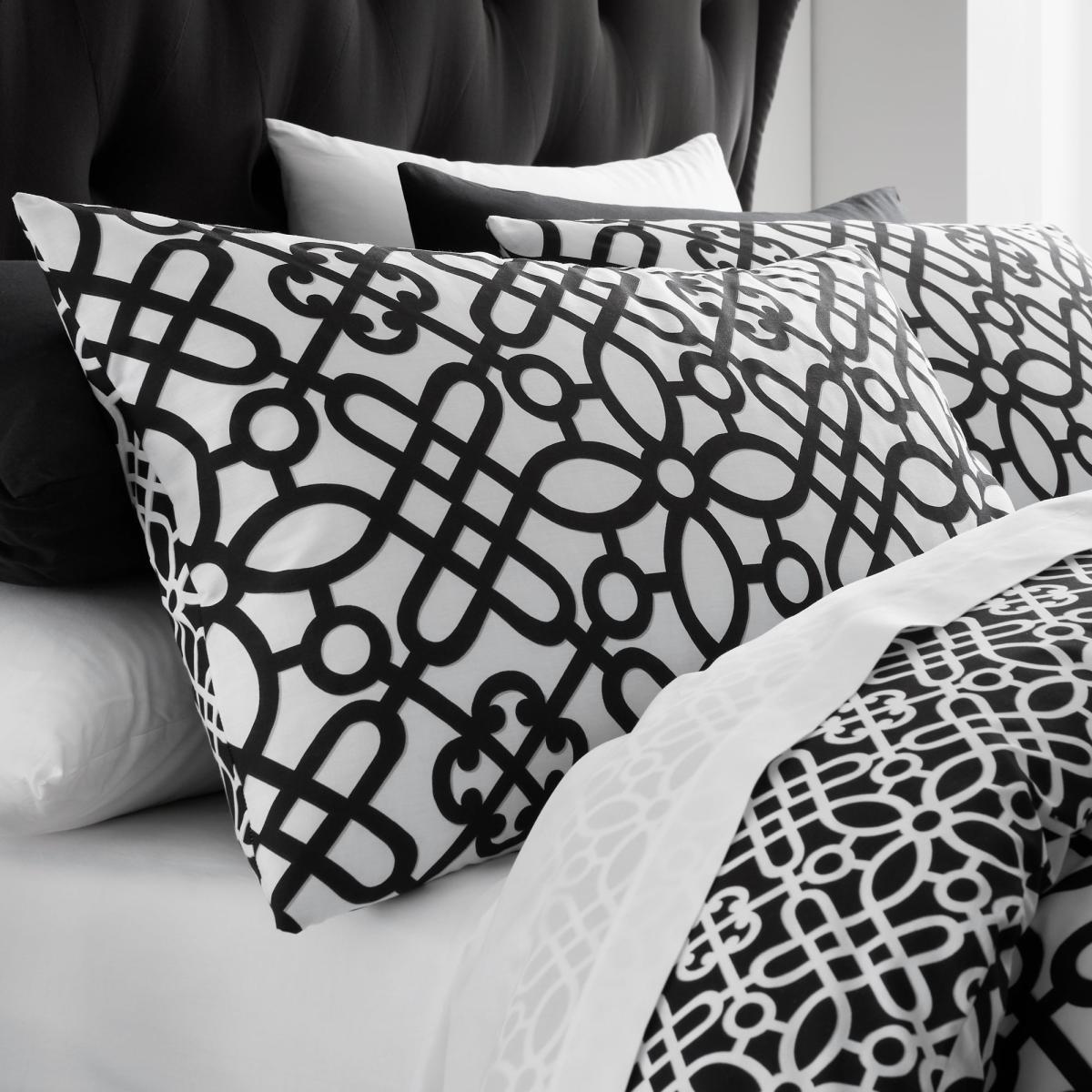 Catherine Lansfield Medina Trellis Black and White Reversible Duvet Cover and Pillowcase Set Black and white – image 2