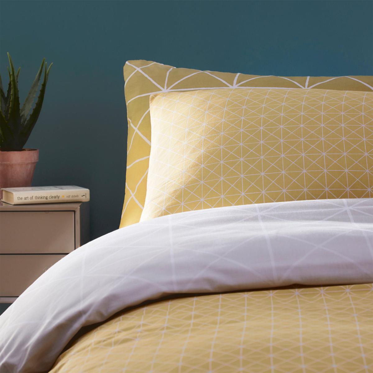 Furn. Spectrum Yellow Ombre Reversible Duvet Cover and Pillowcase Set Yellow, Grey and White – image 2