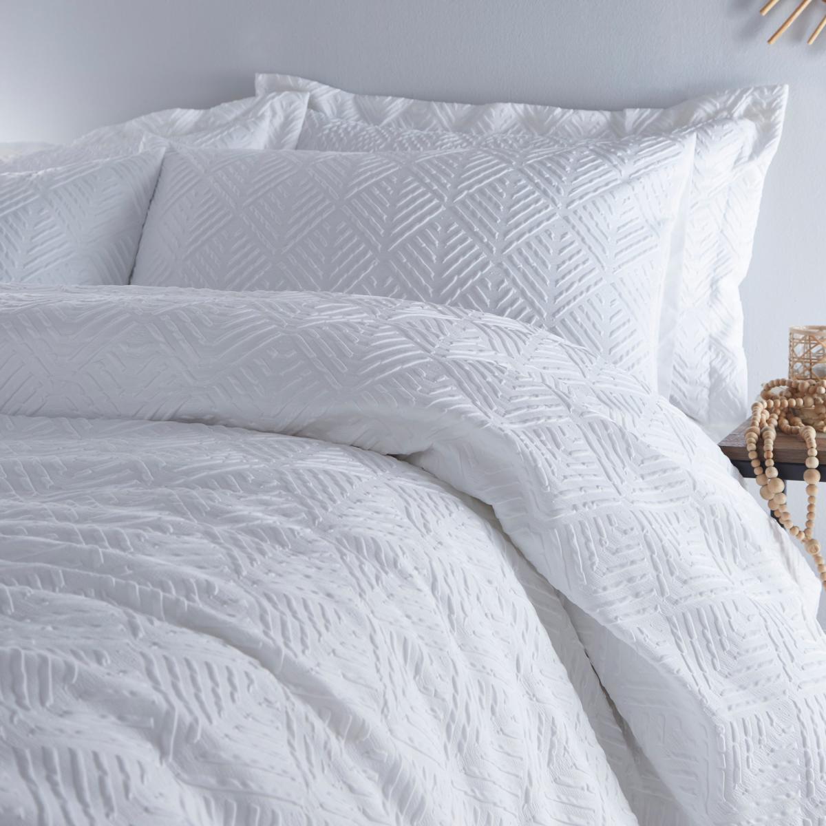 Parisa Geometric White Duvet Cover and Pillowcase Set White – image 2