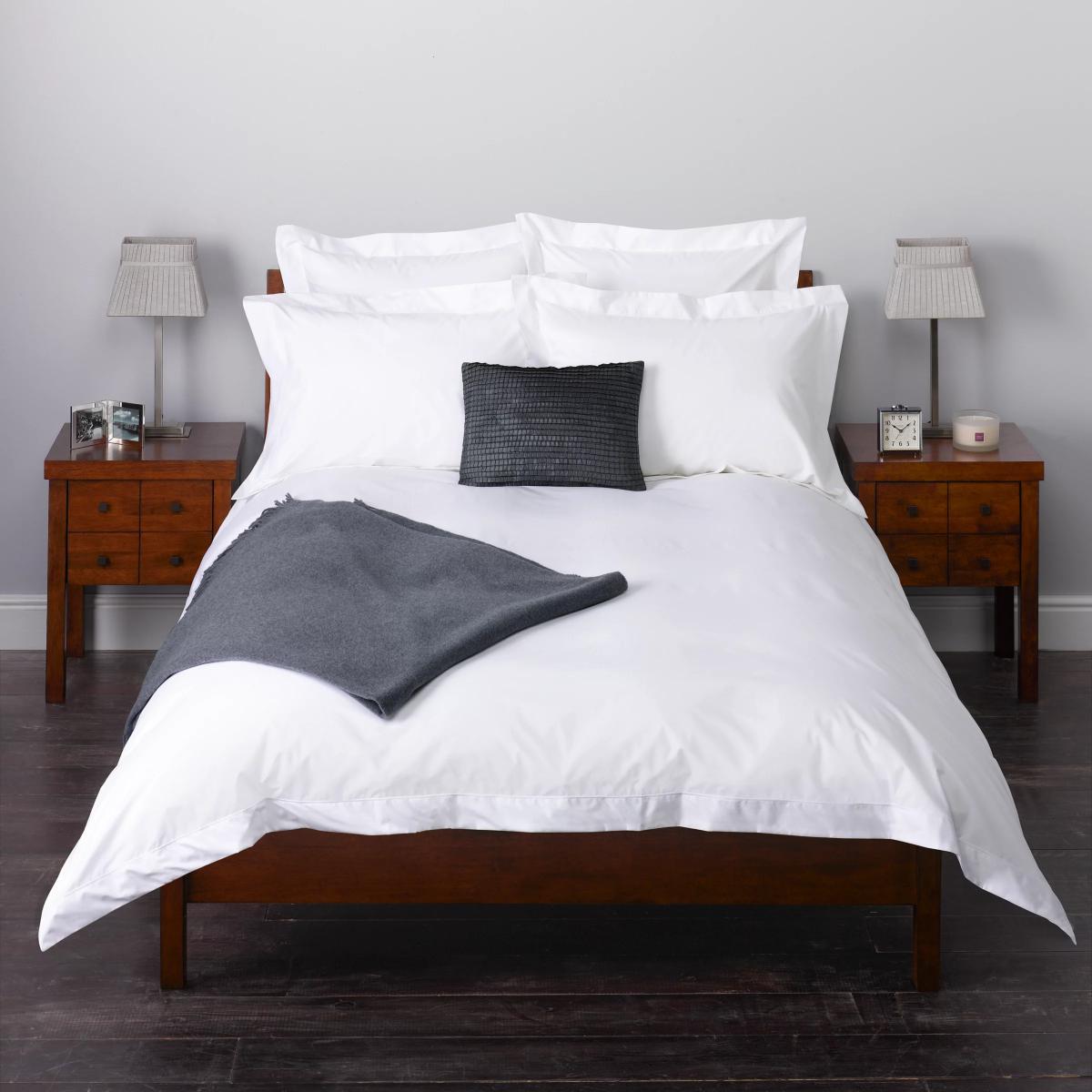 John Lewis & Partners Crisp and Fresh Satin Stitch 200 Thread Count Egyptian Cotton Bedding – image 1