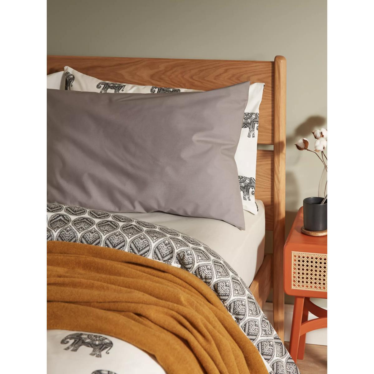 John Lewis & Partners 200 Thread Count Cotton Bedding – image 2