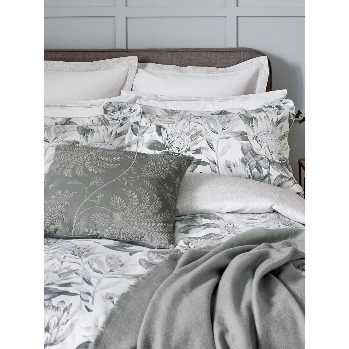 Sanderson King Protea Bedding – image 4
