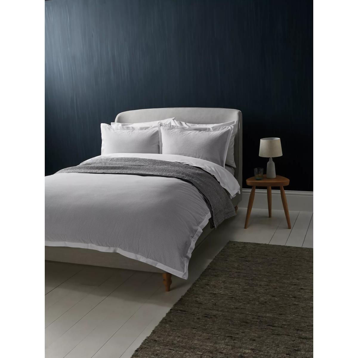 Croft Collection Textured and Decorative Baby Seersucker Bedding – image 1