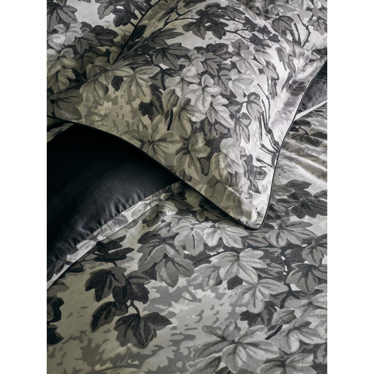 Zoffany Richmond Park Bedding – image 5