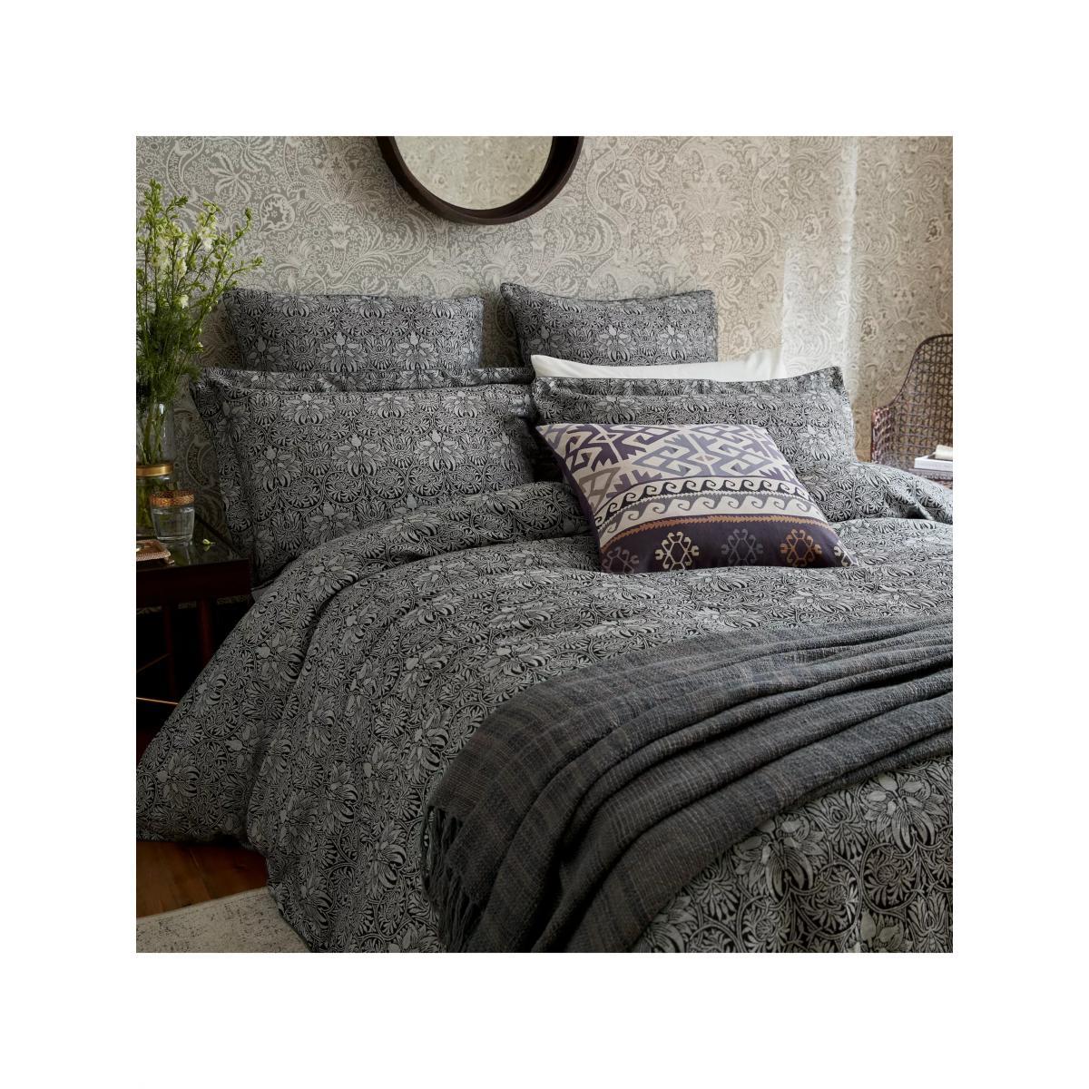 Morris & Co. Crown Imperial Bedding – image 2