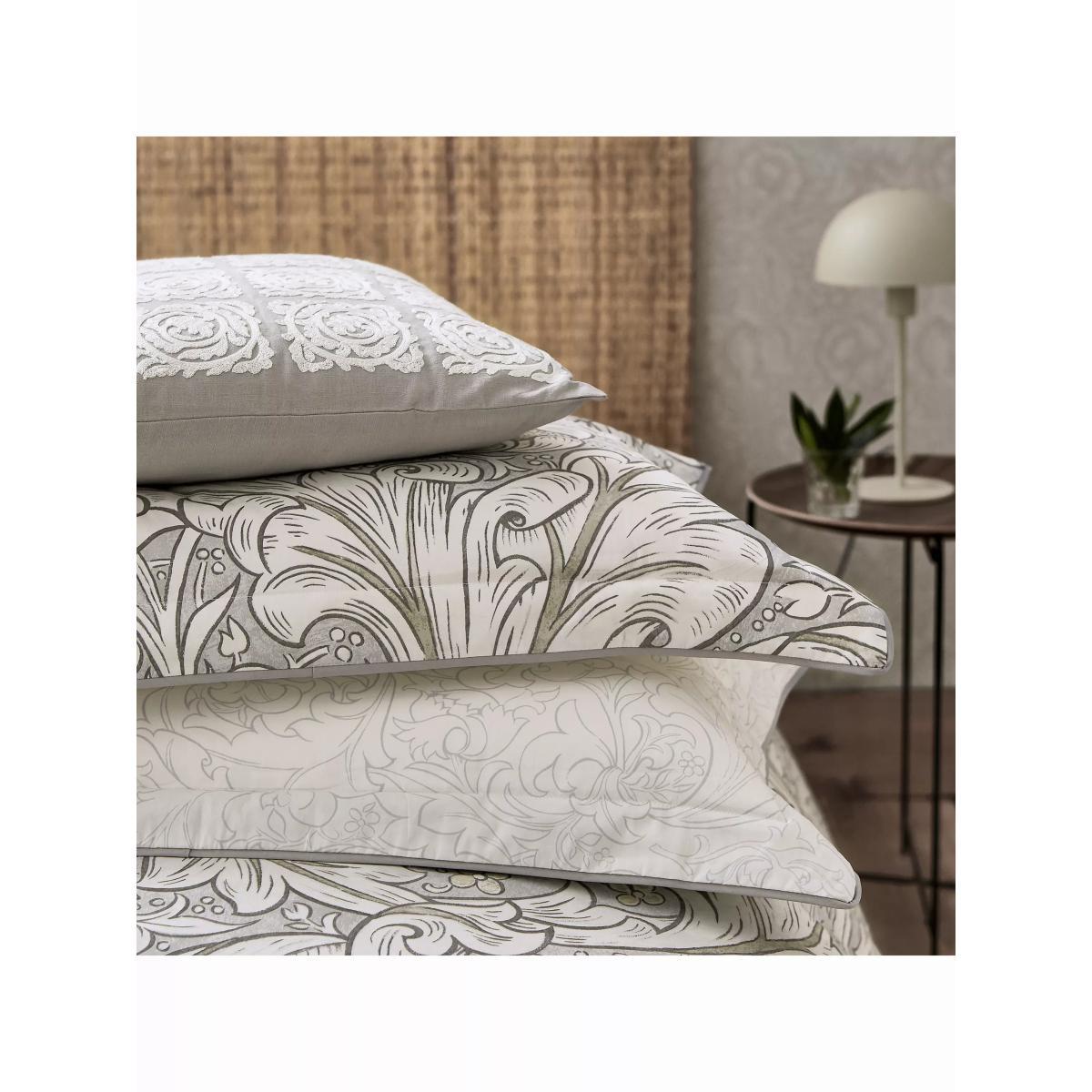 Morris & Co. Bachelor's Button Bedding – image 5