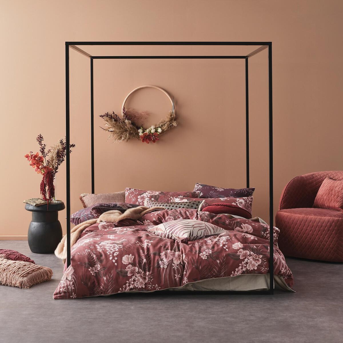 Taira Duvet Cover & Pillowcase Set – image 1