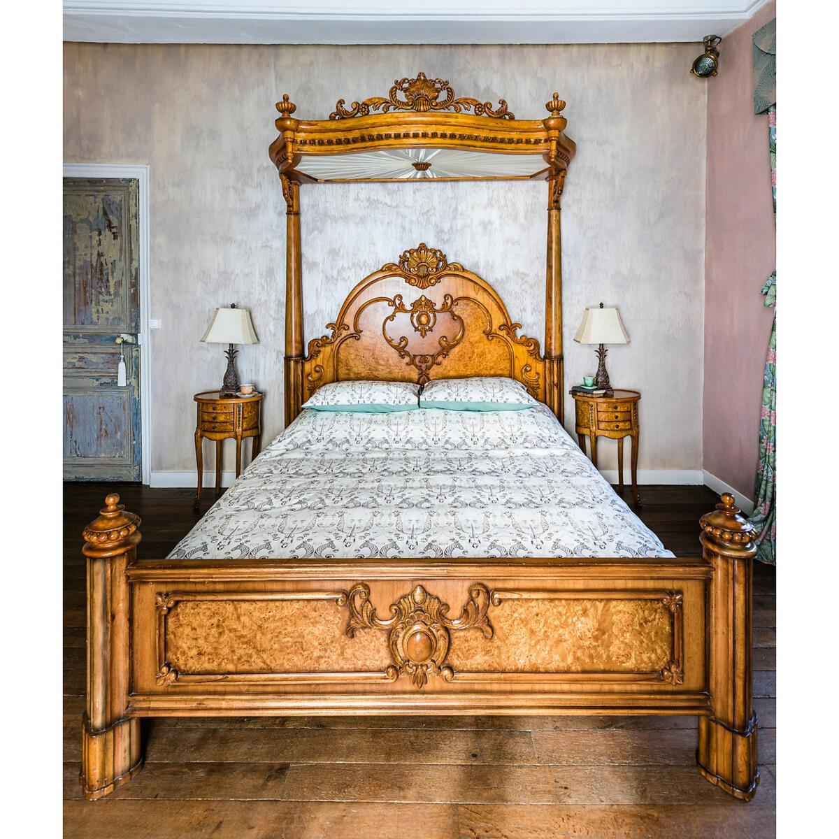 Le Chateau des Animaux Print Natural Bedding Set – image 2