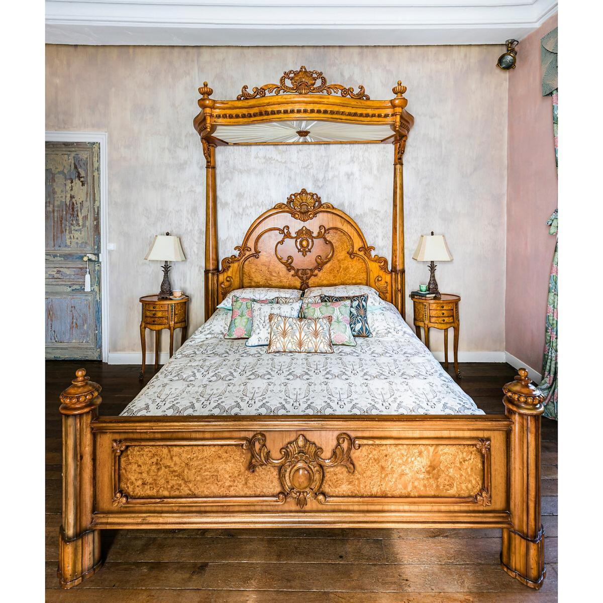Le Chateau des Animaux Print Natural Bedding Set – image 3