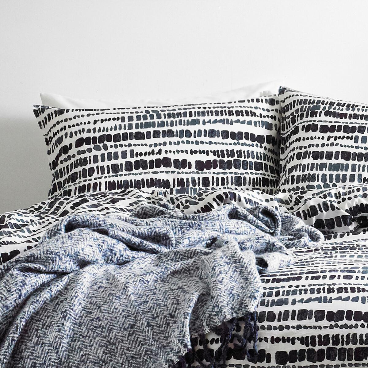 Brushstrokes Duvet Cover & Pillowcase Set – image 2