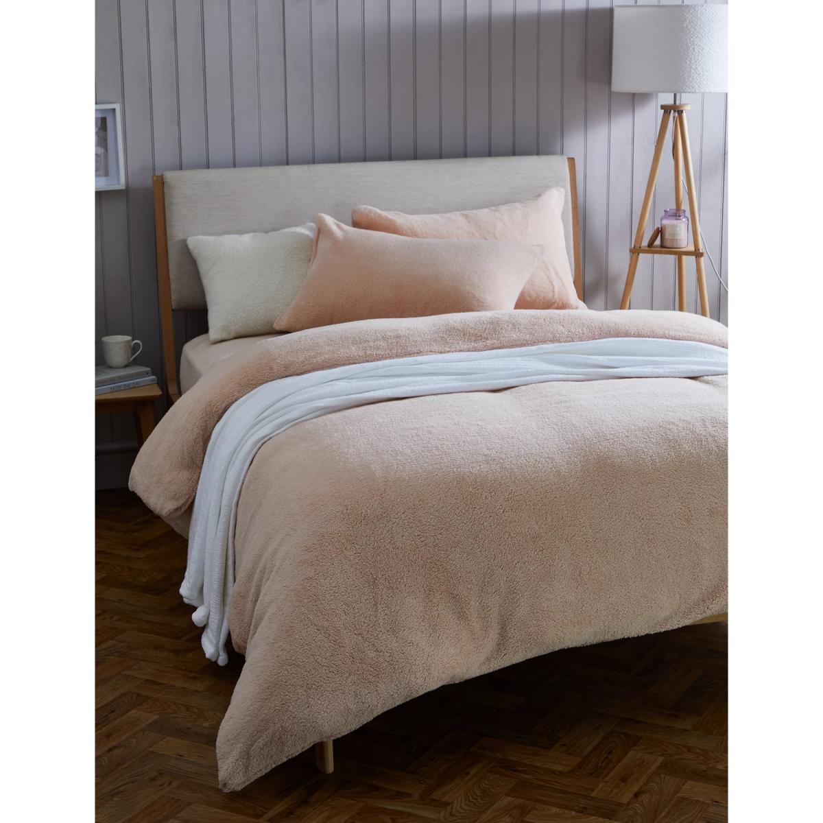 M&S Teddy Fleece Bedding Set - 5FT - Grey, Grey,Cream,Charcoal,Neutral – image 4