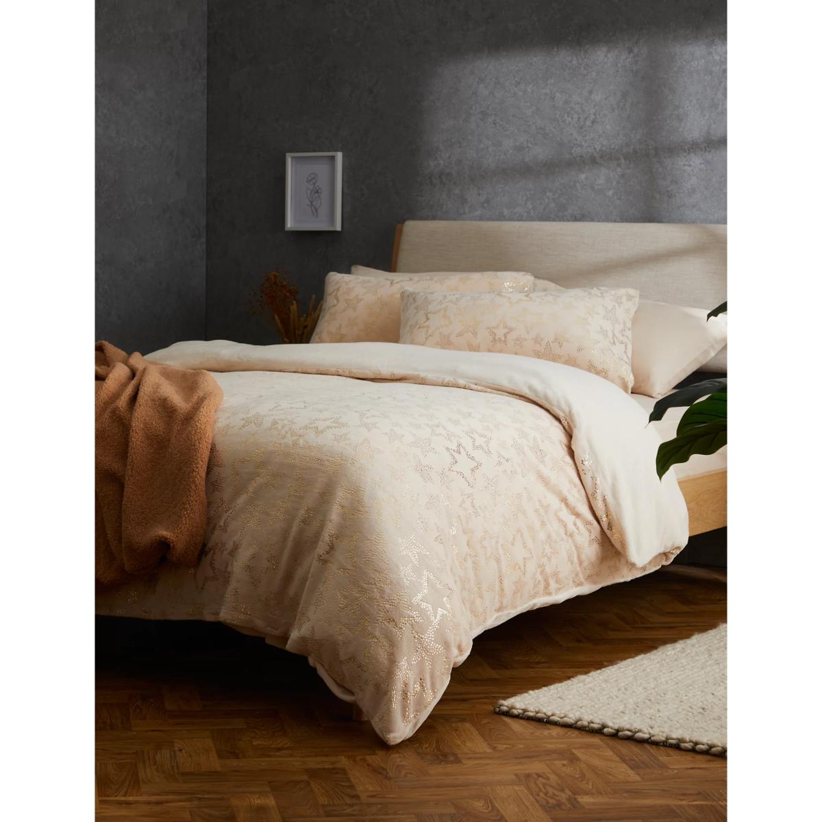 M&S Fleece Foil Star Bedding Set - 6FT - Cream, Cream – image 3