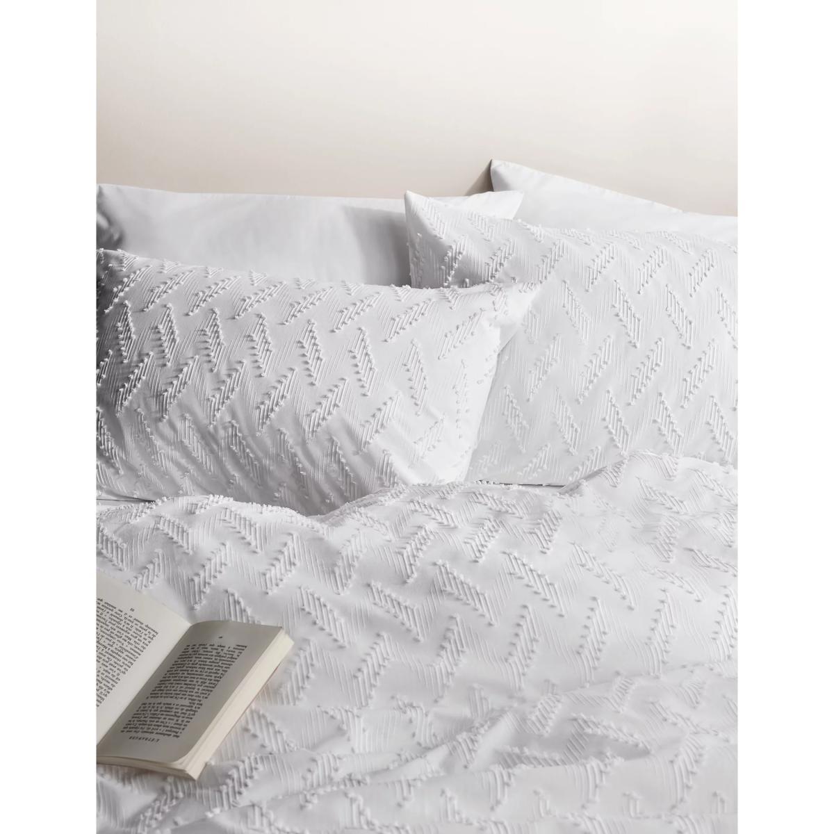 M&S Pure Cotton Chevron Textured Bedding Set - 6FT - White, White – image 5