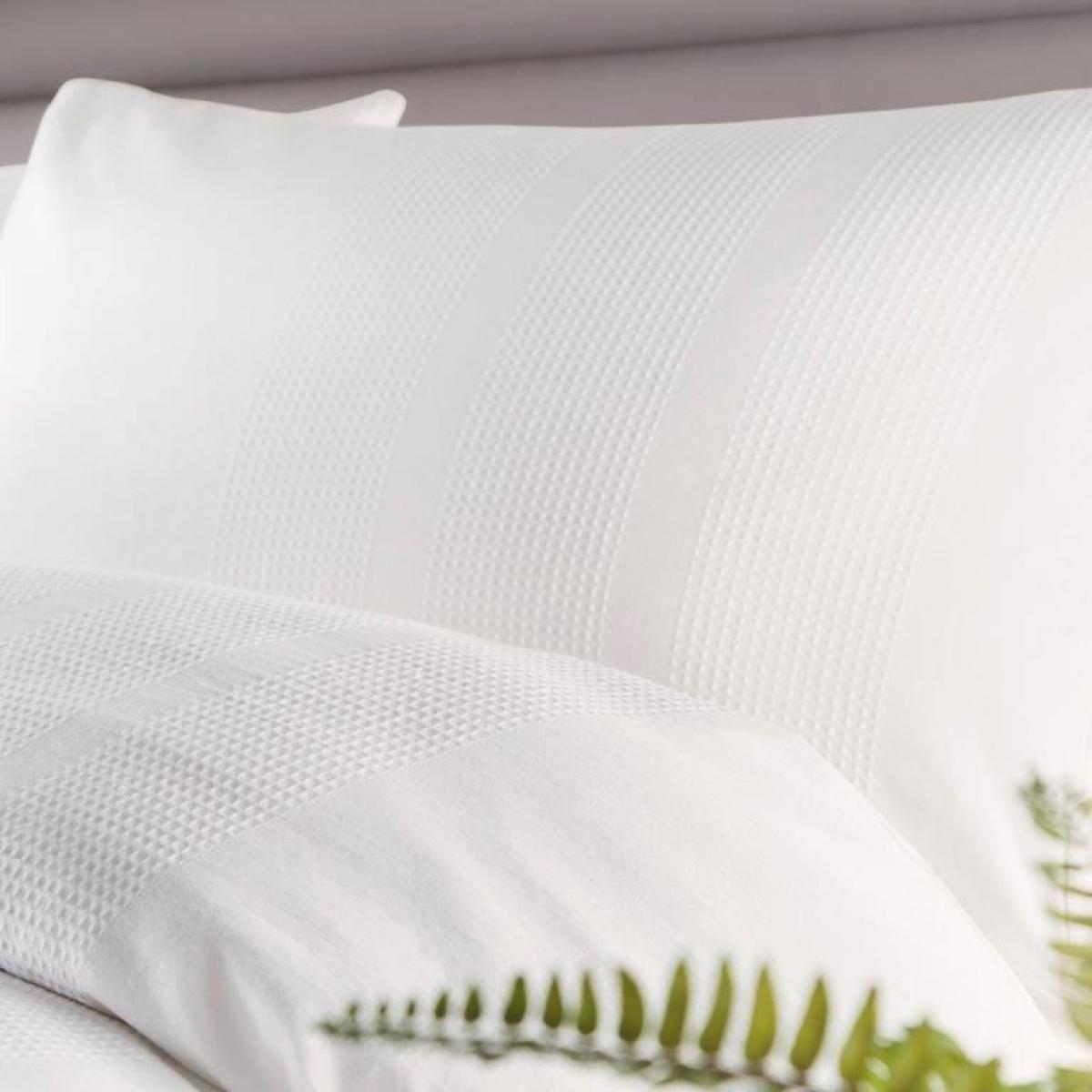Appletree Corden White Duvet Set – image 2