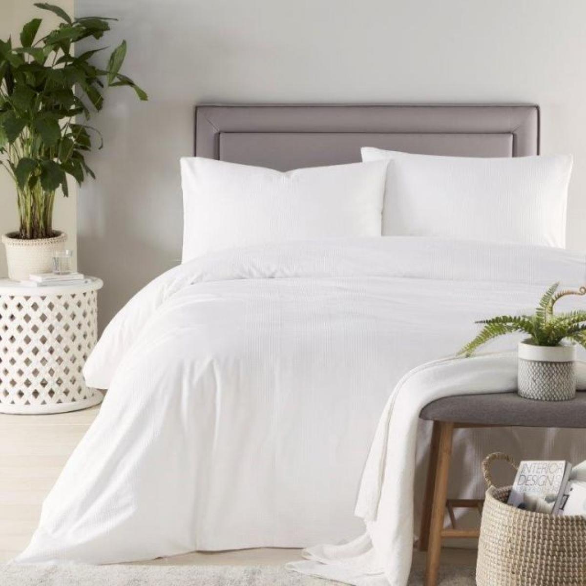 Appletree Corden White Duvet Set – image 1