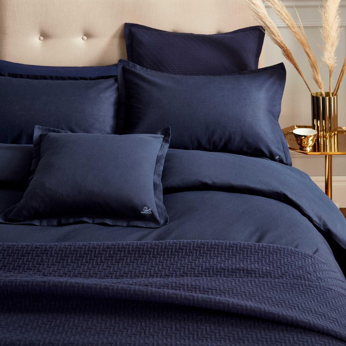 Muro Fine Lines Cotton Plain Dye Bedding in Midnight Blue – image 2