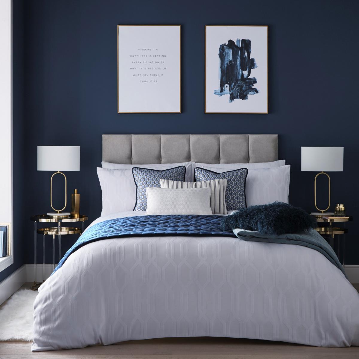 Quartz Geometric Woven Bedding By Tess Daly in White – image 2