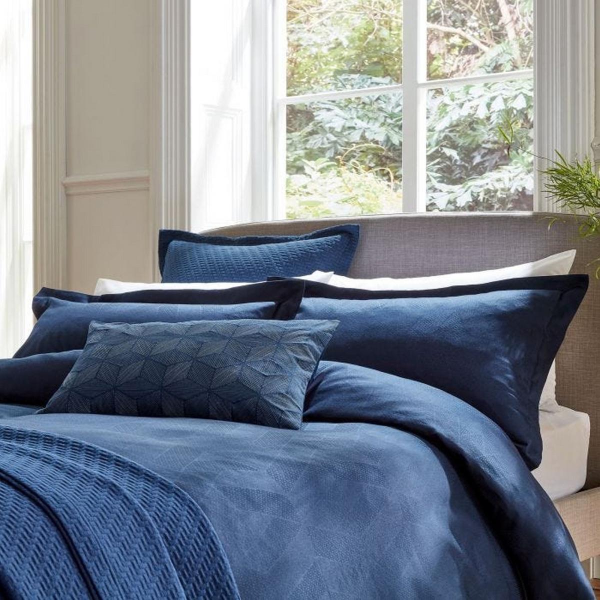 Osaka Jacquard Geometric Bedding in Midnight Blue – image 2