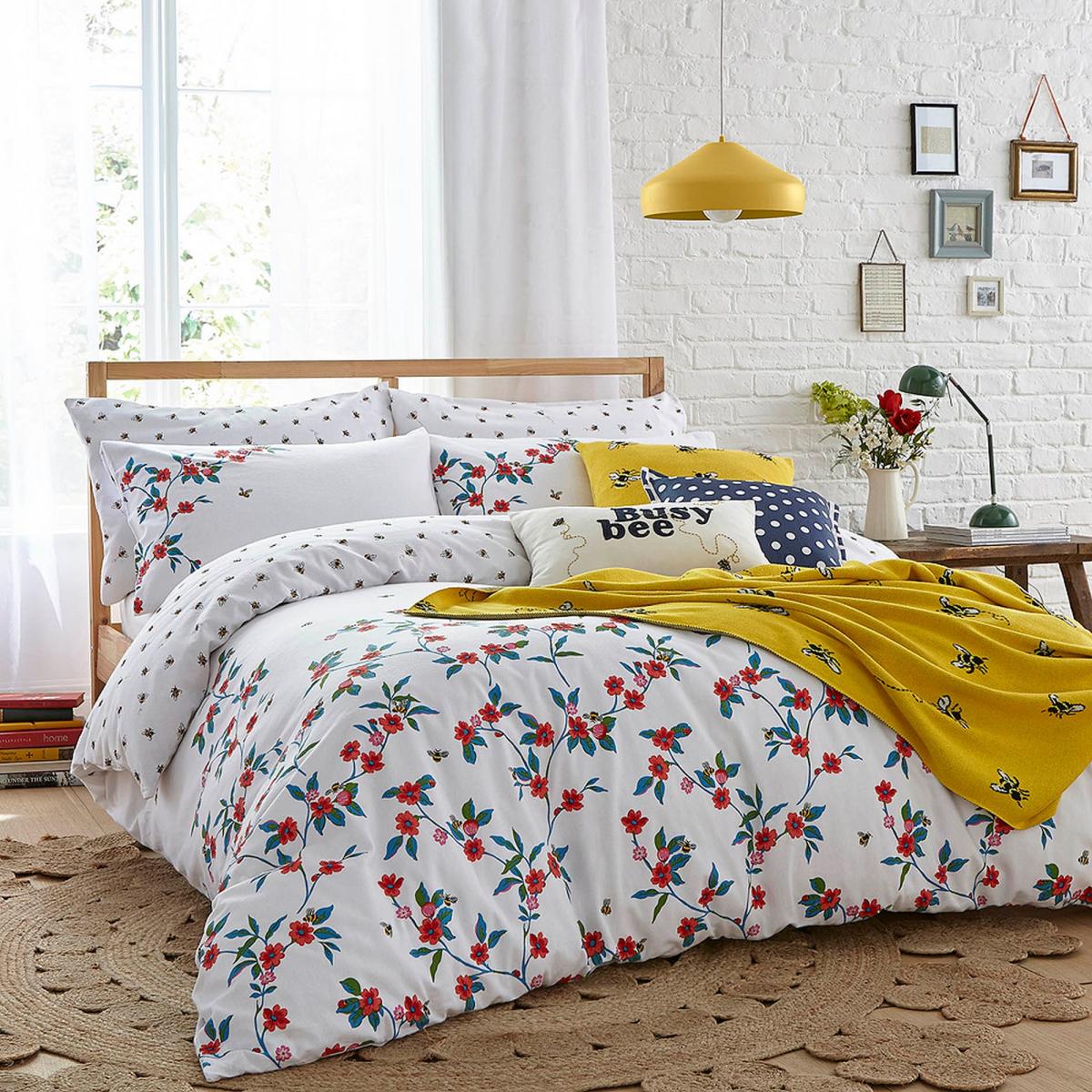 Greenwhich Flowers Floral Bedding by Cath Kidston in Warm Cream – image 2