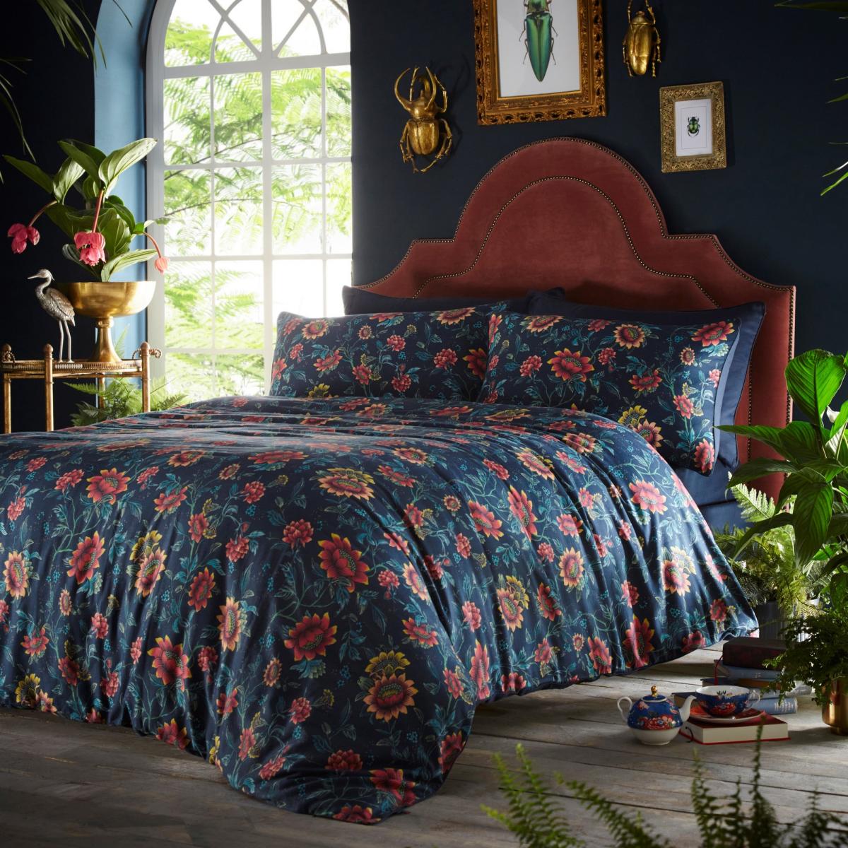 Tonquin Floral Bedding By Wedgwood in Midnight Blue – image 2