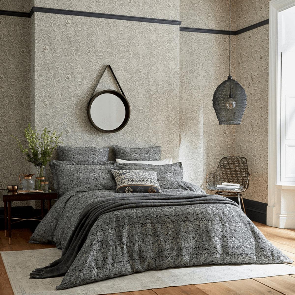 Crown Imperial Bedding in Charcoal by William Morris – image 1
