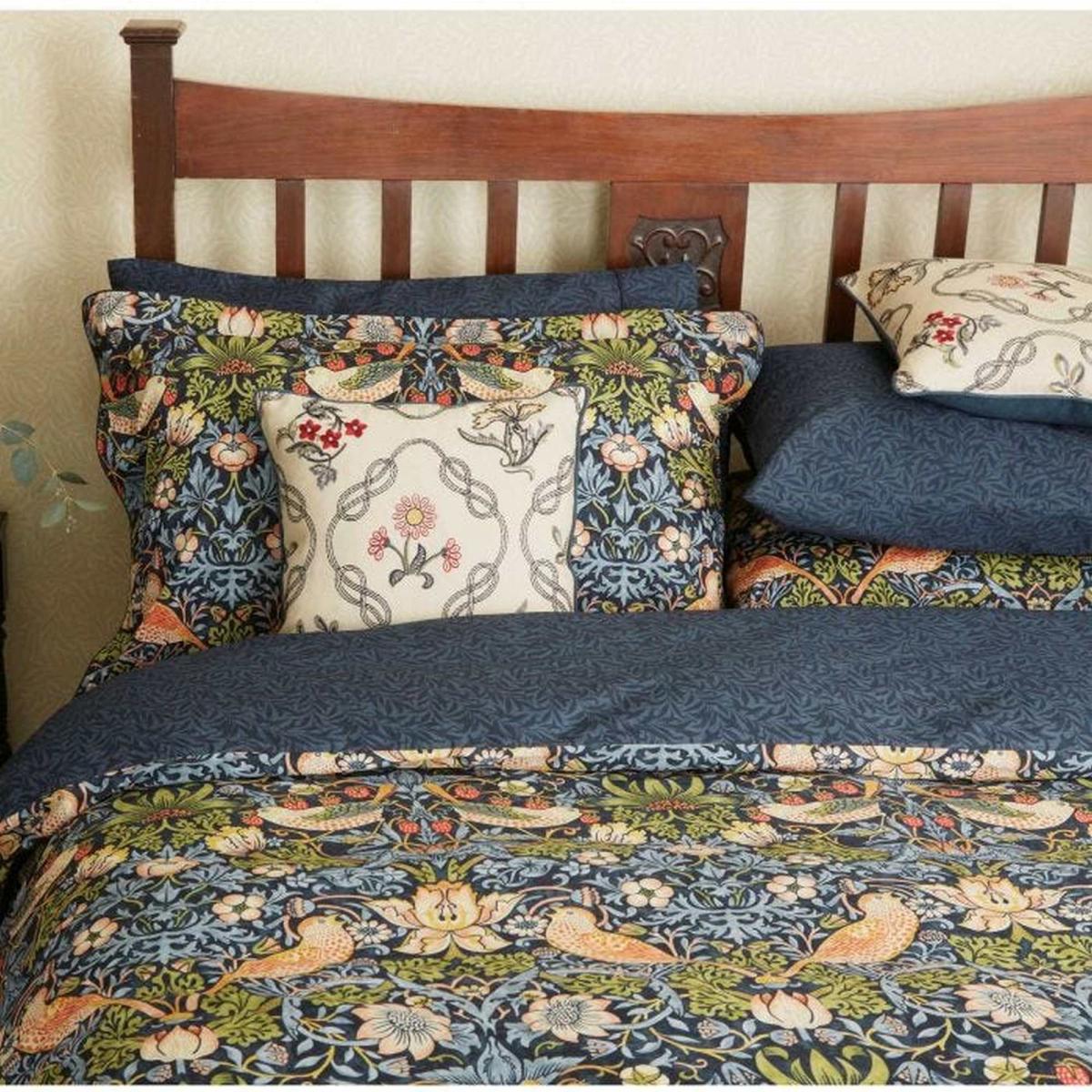 Strawberry Thief Bedding and Pillowcase By Morris & Co in Indigo – image 2