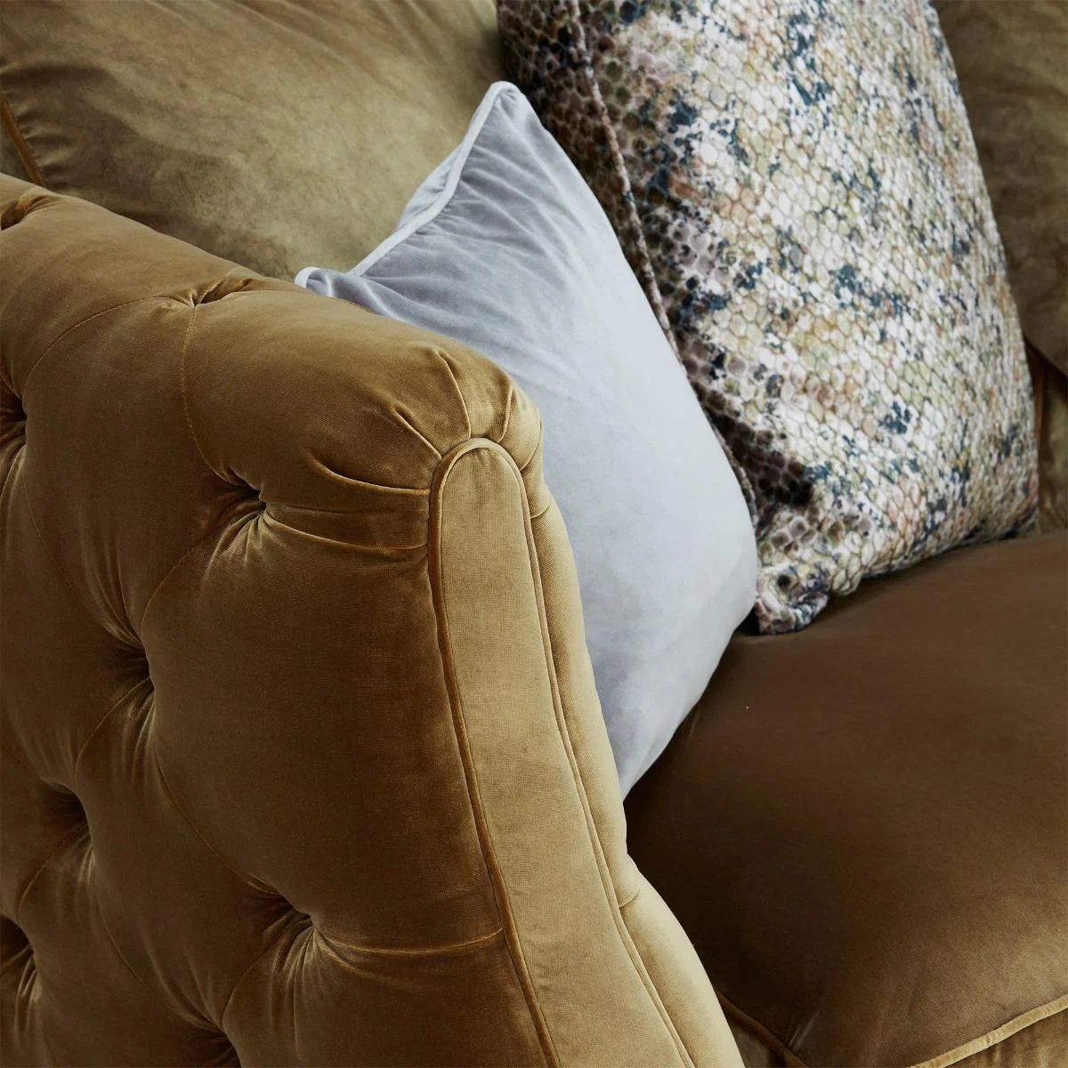 Calla Grand Split 4 Seater Sofa Fabric | Barker & Stonehouse – image 3
