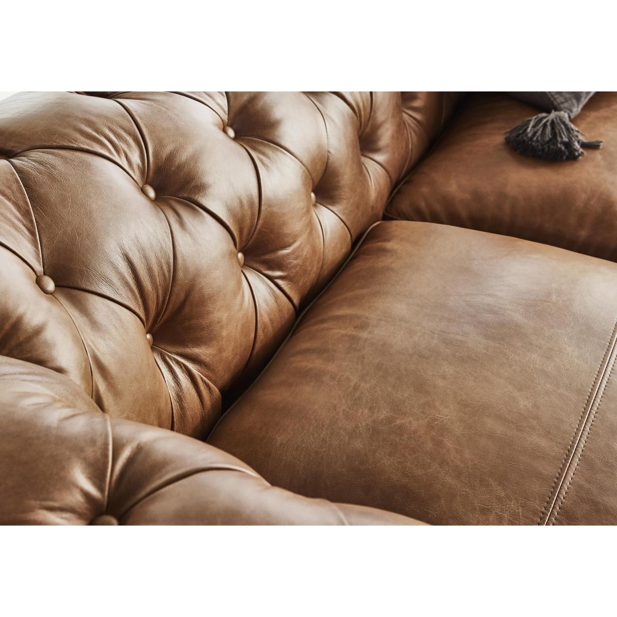 Alexander and James - Chesterfield Collection Ralph 4 Seater Leather Sofa - Original with Studs - Oak Feet – image 4