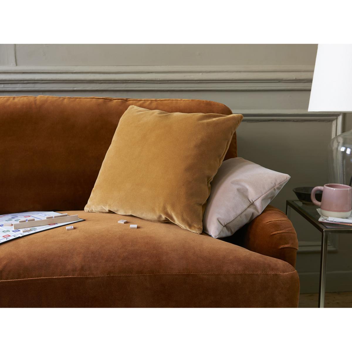 Jonesy Sofa – image 7